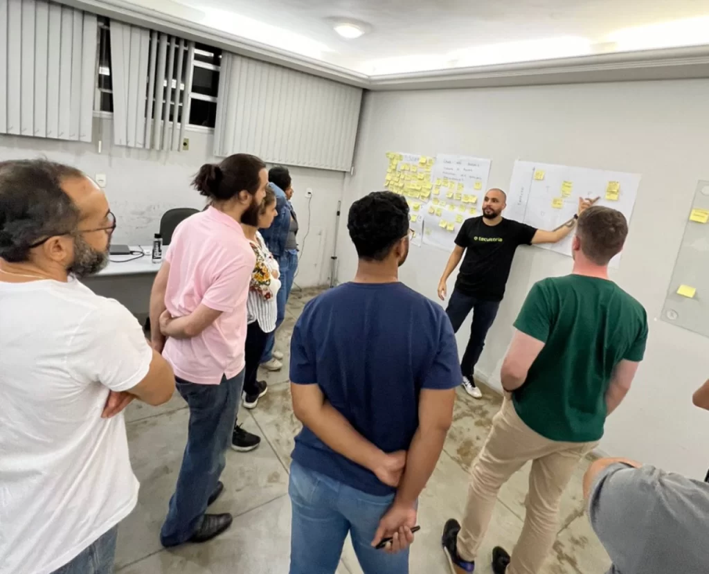 foto com colaboradores do Tecvitoria